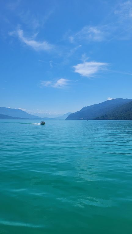 chanaz-bateau-canal-lac-bourget