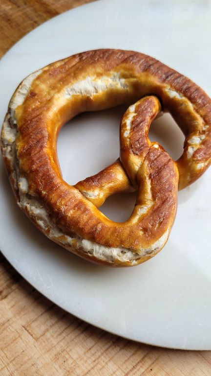 bretzel-lyon-boulangerie-pain-traboules