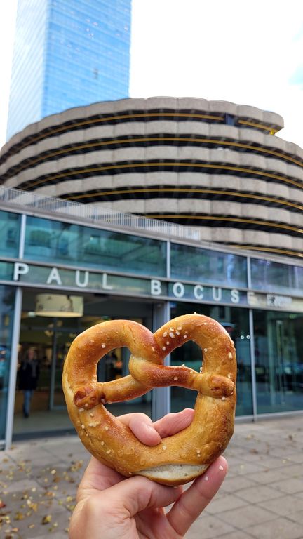 bretzel-lyon-halles-bocuse