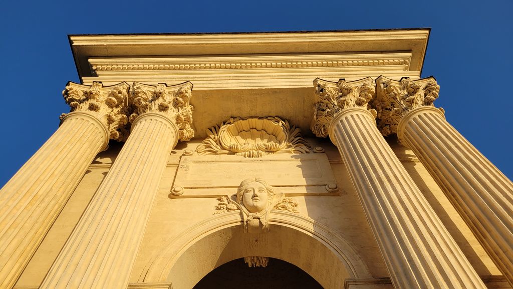 montpellier-place-peyrou-2