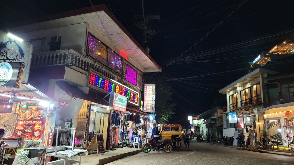 coron-town-vie-nocturne