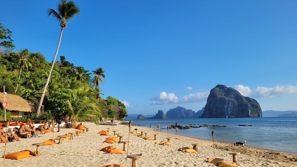 el-nido-las-cabanas-beach