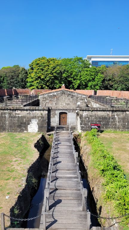 intramuros-baluarte-manille