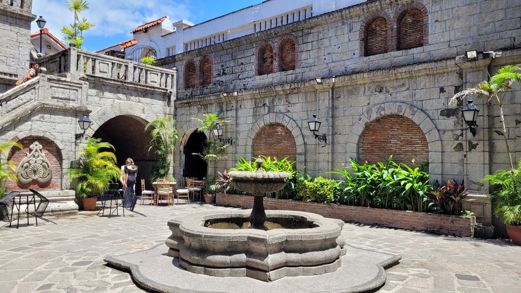 intramuros-plaza-san-luis-complex