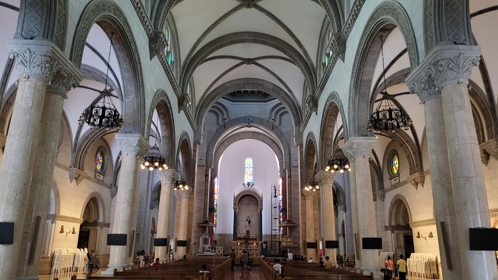 manille-cathedrale-interieur