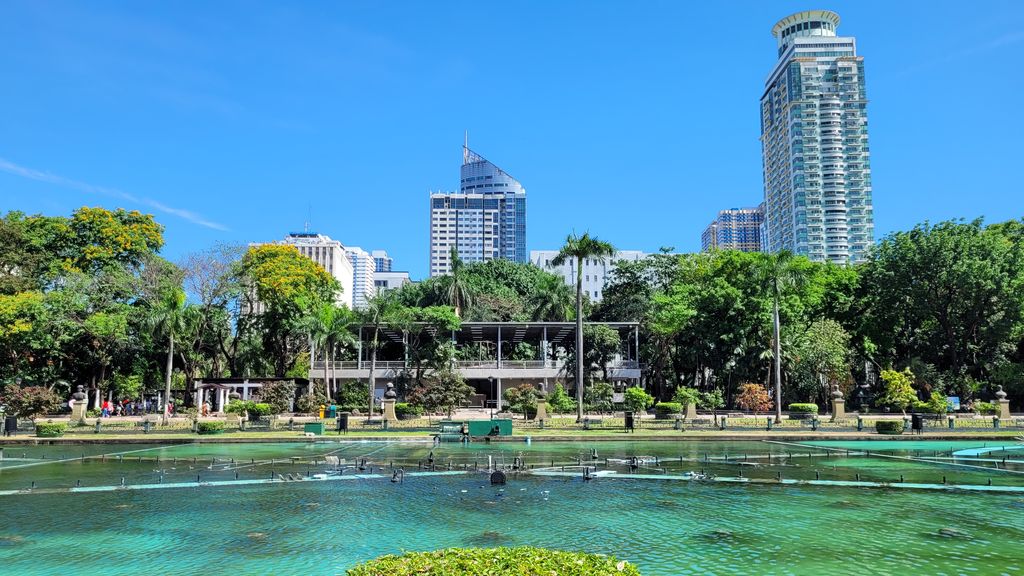 rizal-park-manille-philippines